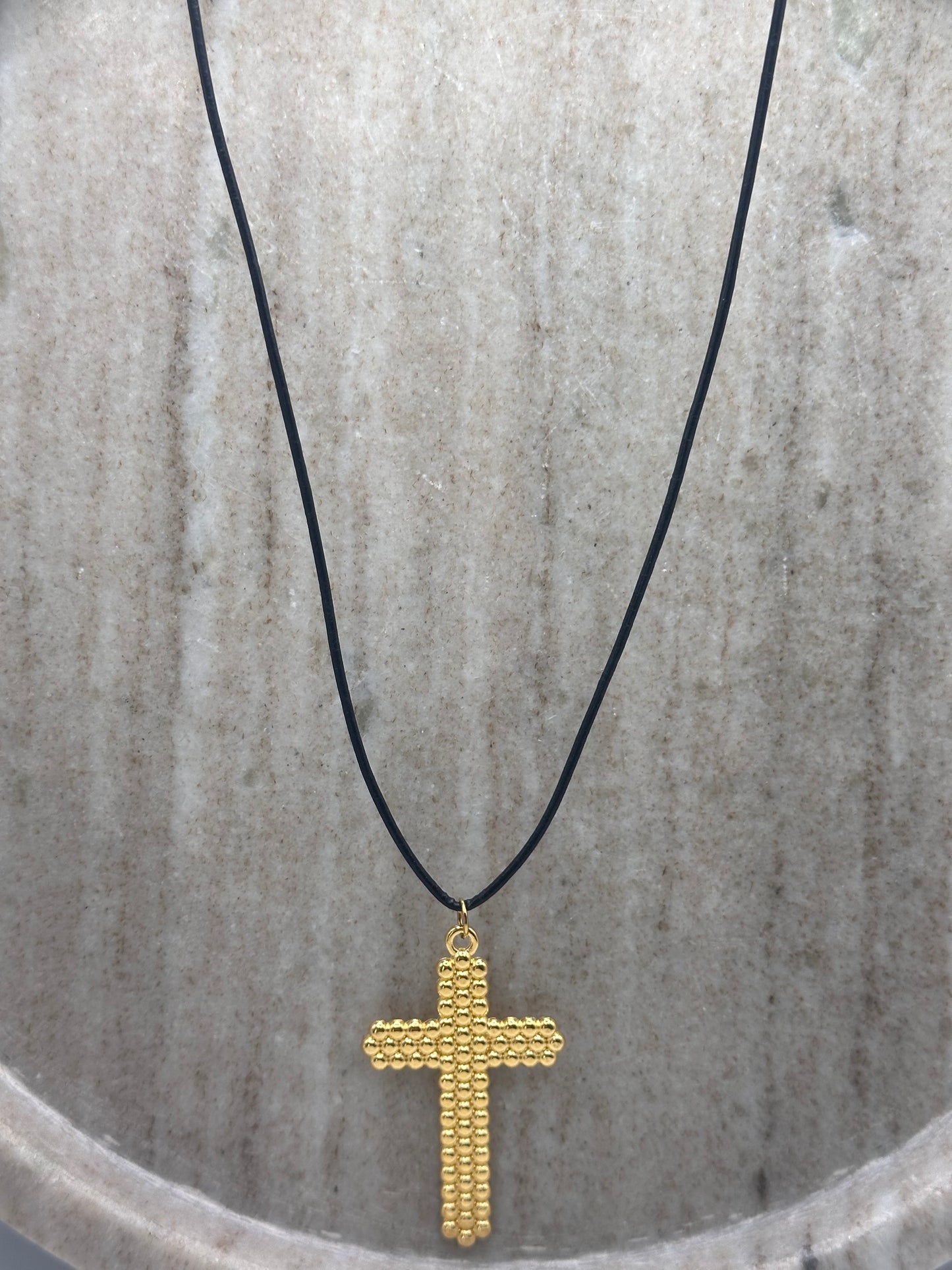 Minimal Cross Necklace