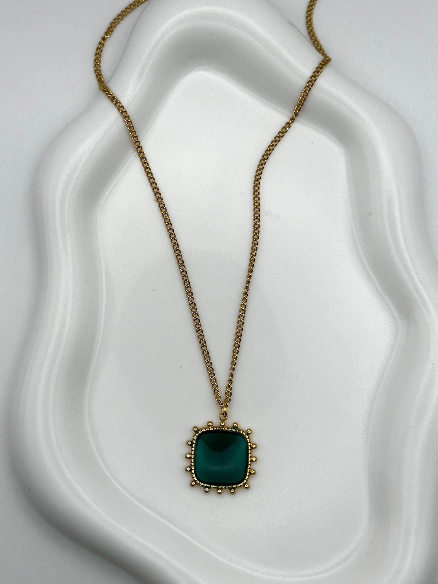 Oro Verde Necklace