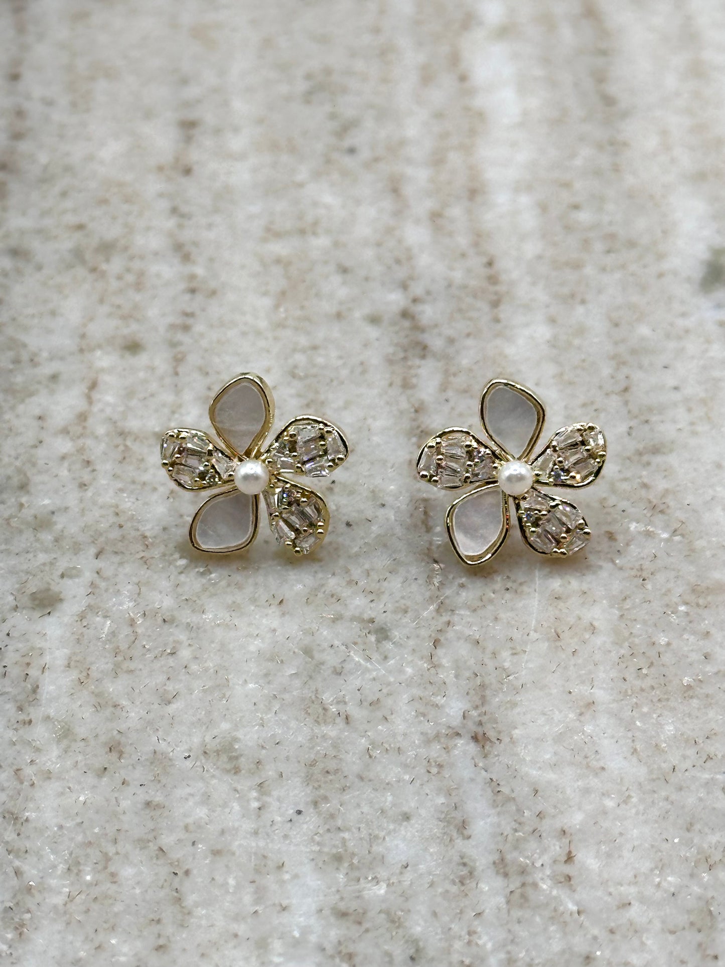 Pearl Daisy Earrings