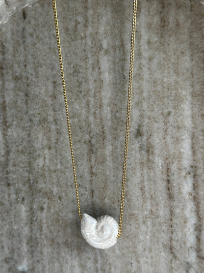 Shelly Shelly White Neckale