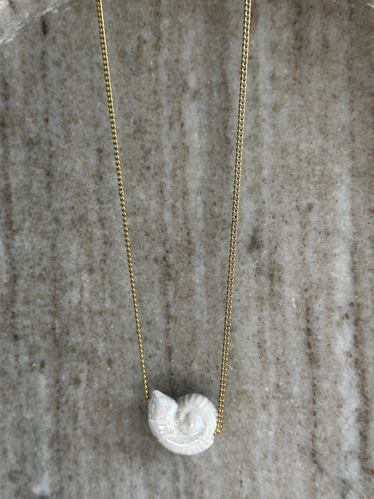 Shelly Shelly White Neckale