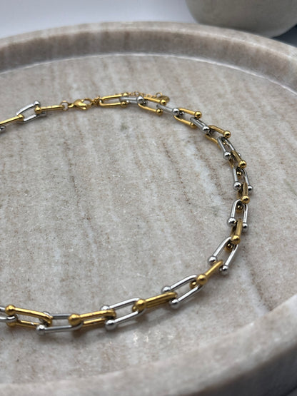 Maritina Chain