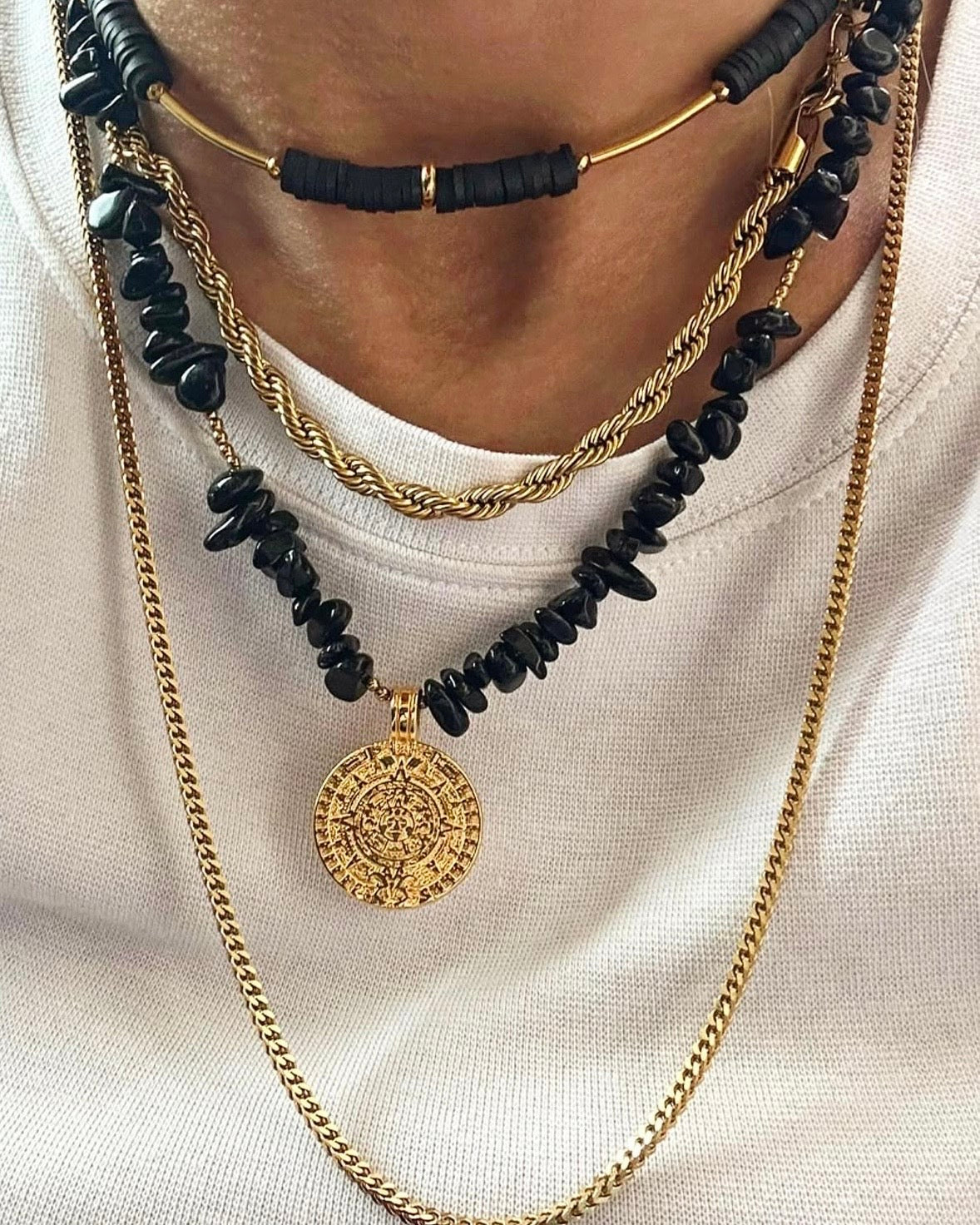 Corona Nera Necklace