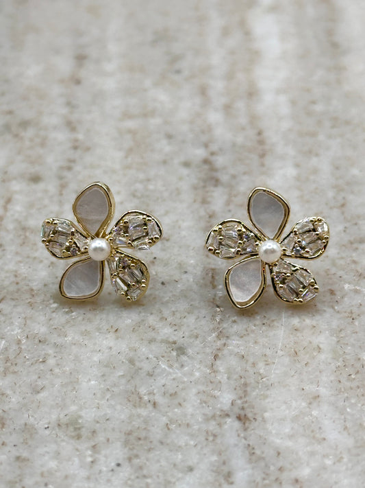Pearl Daisy Earrings