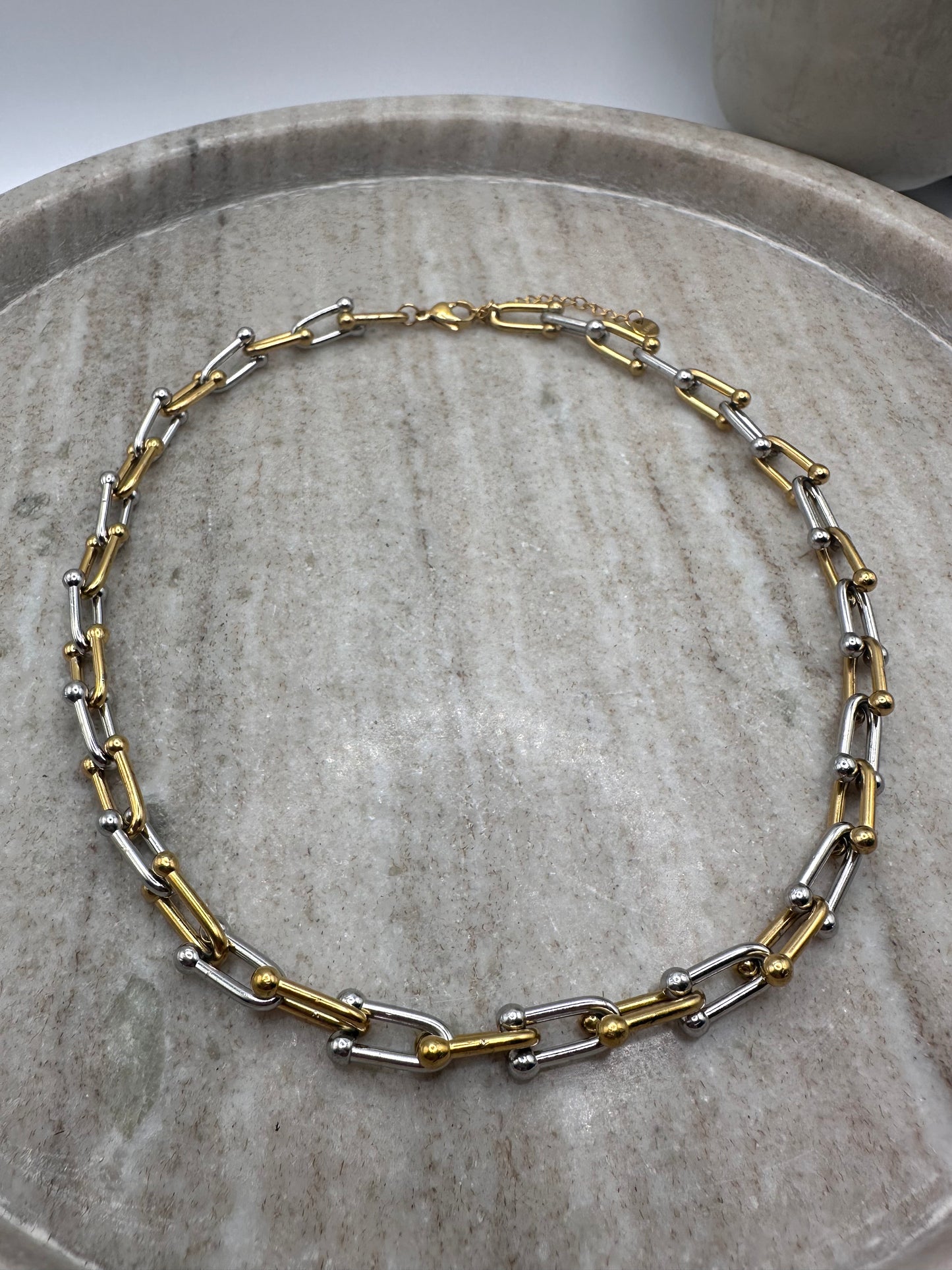 Maritina Chain