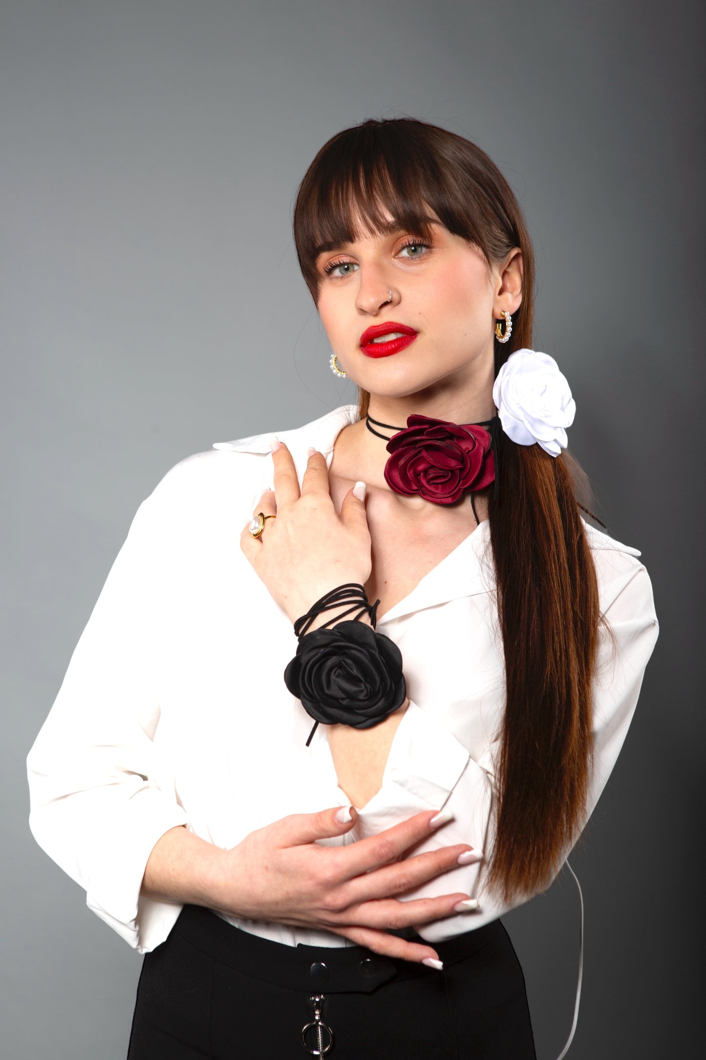 Rosettes Choker Necklace