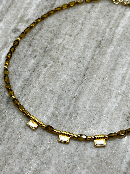 White Flake Necklace